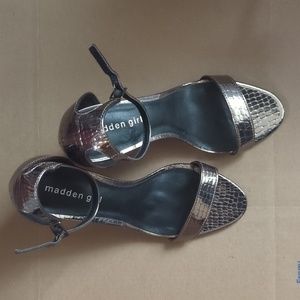 Madden Girl Silver Snake Skin Sandals